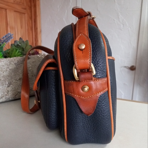 Dooney & Bourke Explorer R85, 1990's Navy Blue, RARE. - Picture 7 of 14